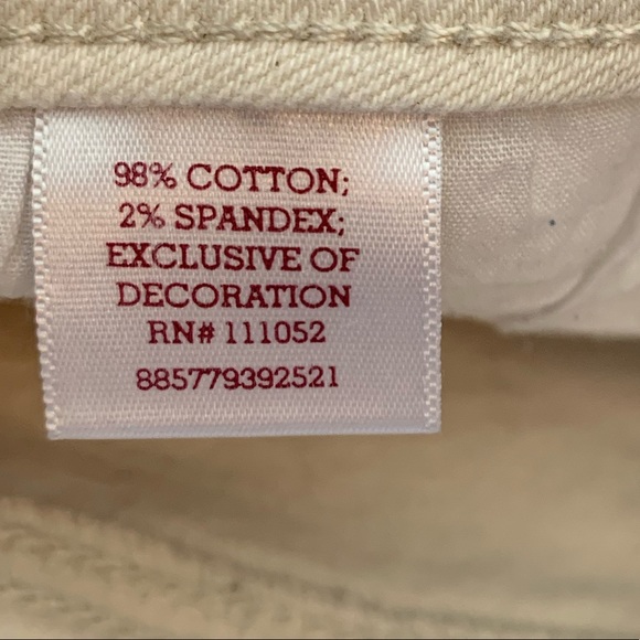 SO Distressed Off White Lace Short Shorts - Picture 4 of 4